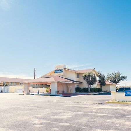 Baymont By Wyndham Fort Stockton Exterior photo